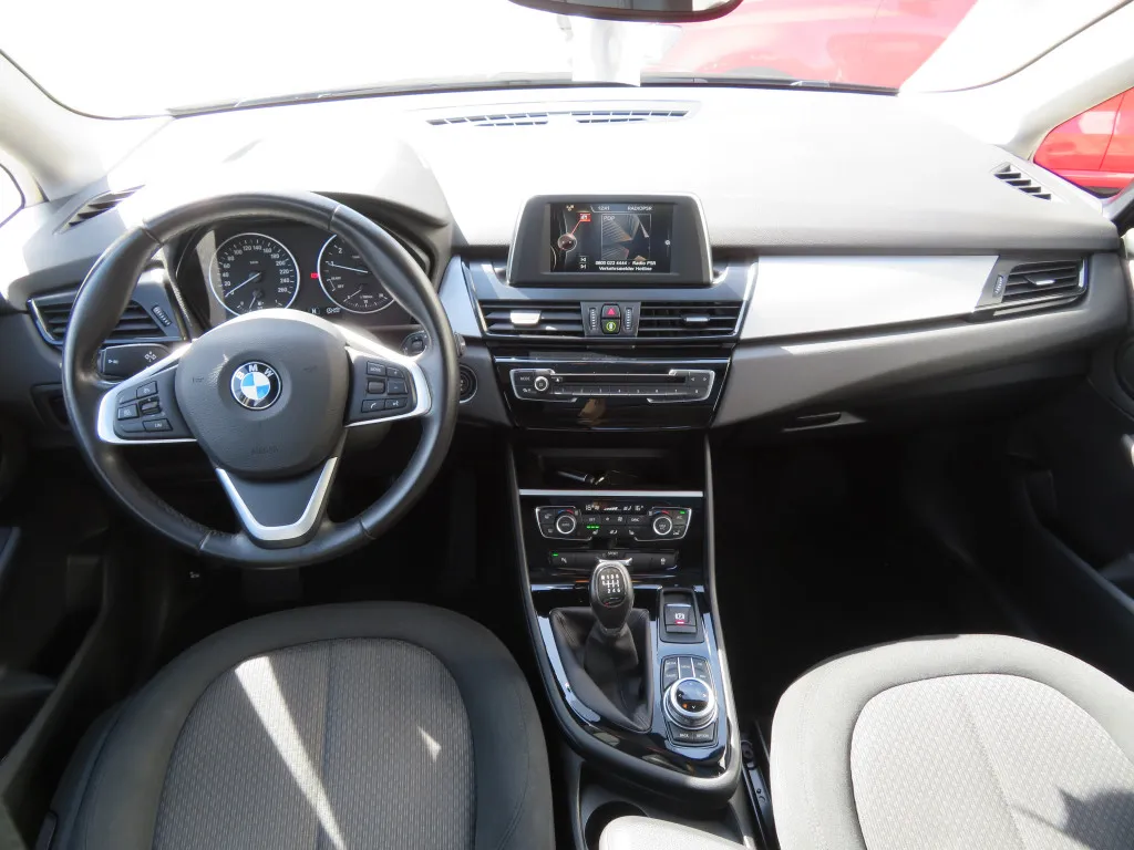 BMW 218 ACTIVE TOURER I ADVANTAGE*NAVI*VOLL LED*PANO Image 8