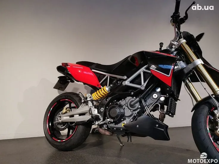 Aprilia 1200 Image 2