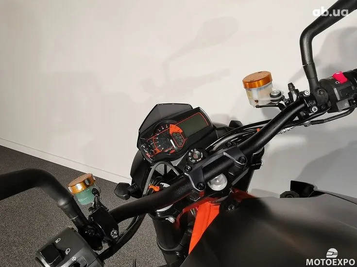 KTM 990 Image 3